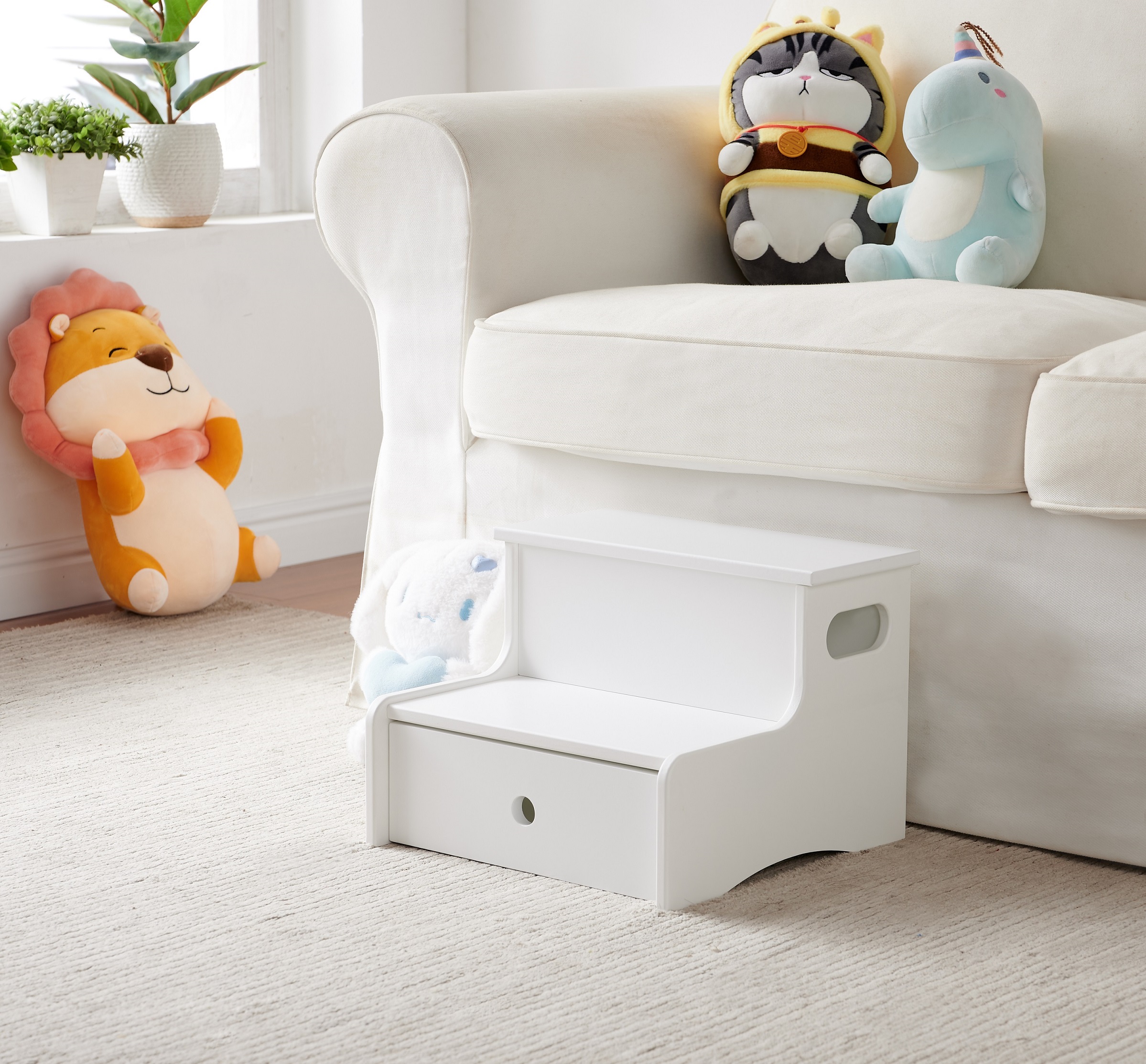 Lylia Kids Step Stool (White)